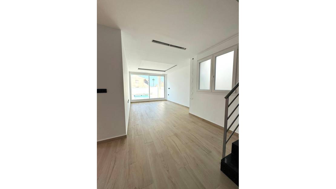 Sale - Villa - Torrevieja - Aguas Nuevas