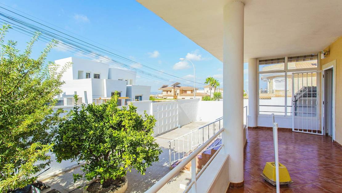 Sale - Villa - Torrevieja - Aguas Nuevas