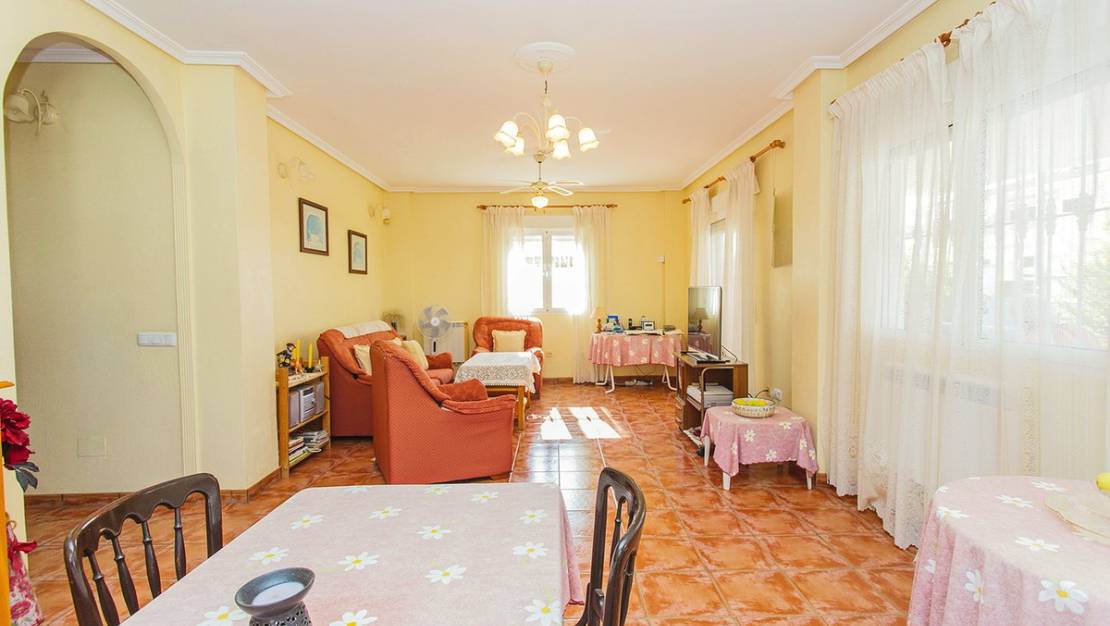 Sale - Villa - Torrevieja - Aguas Nuevas