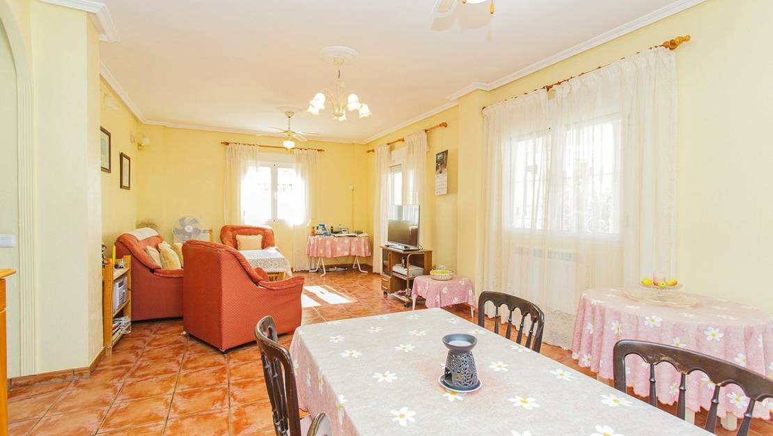 Sale - Villa - Torrevieja - Aguas Nuevas
