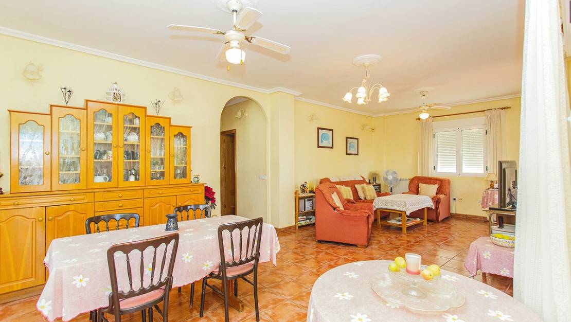 Sale - Villa - Torrevieja - Aguas Nuevas