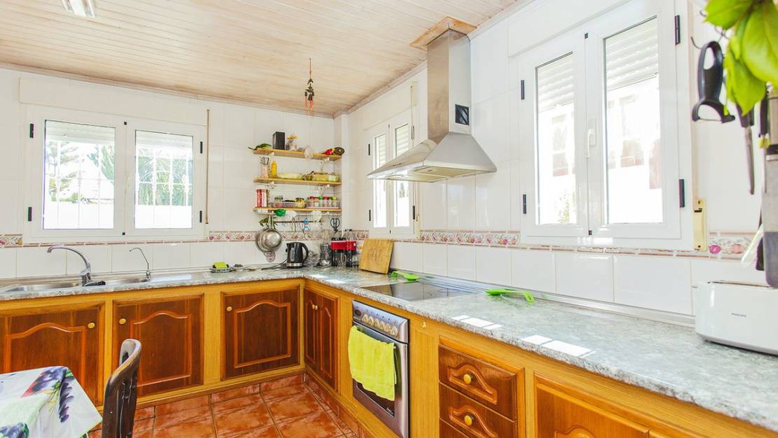 Sale - Villa - Torrevieja - Aguas Nuevas