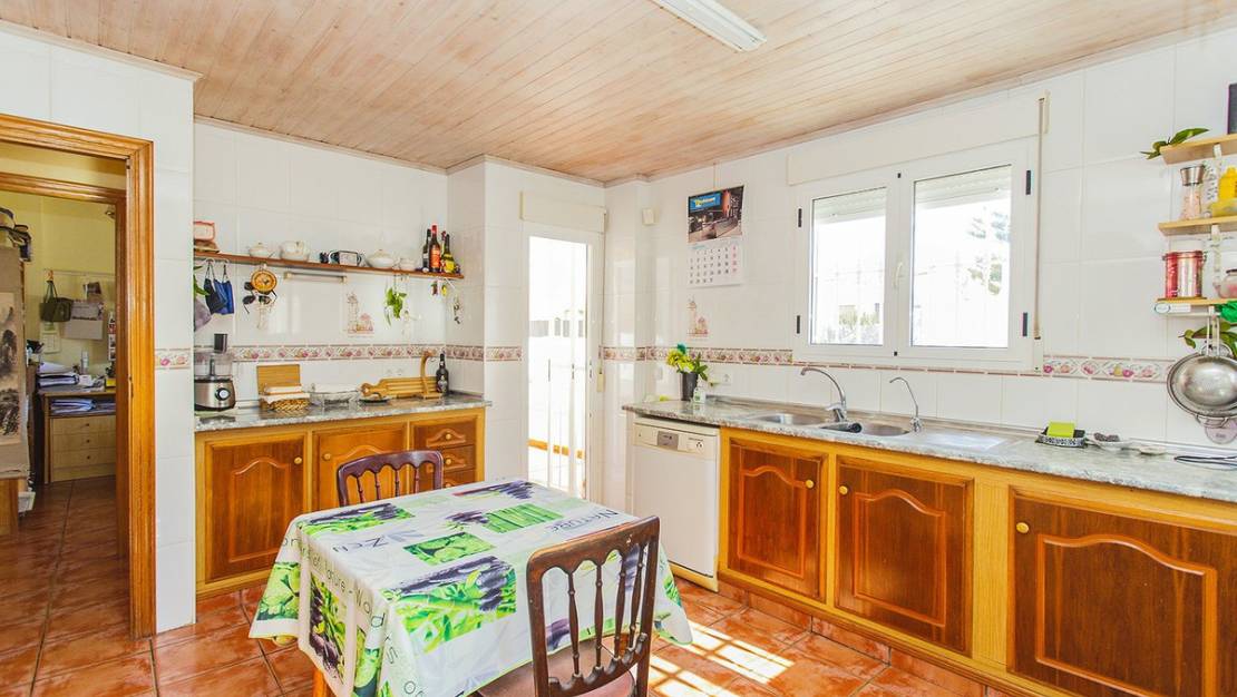 Sale - Villa - Torrevieja - Aguas Nuevas