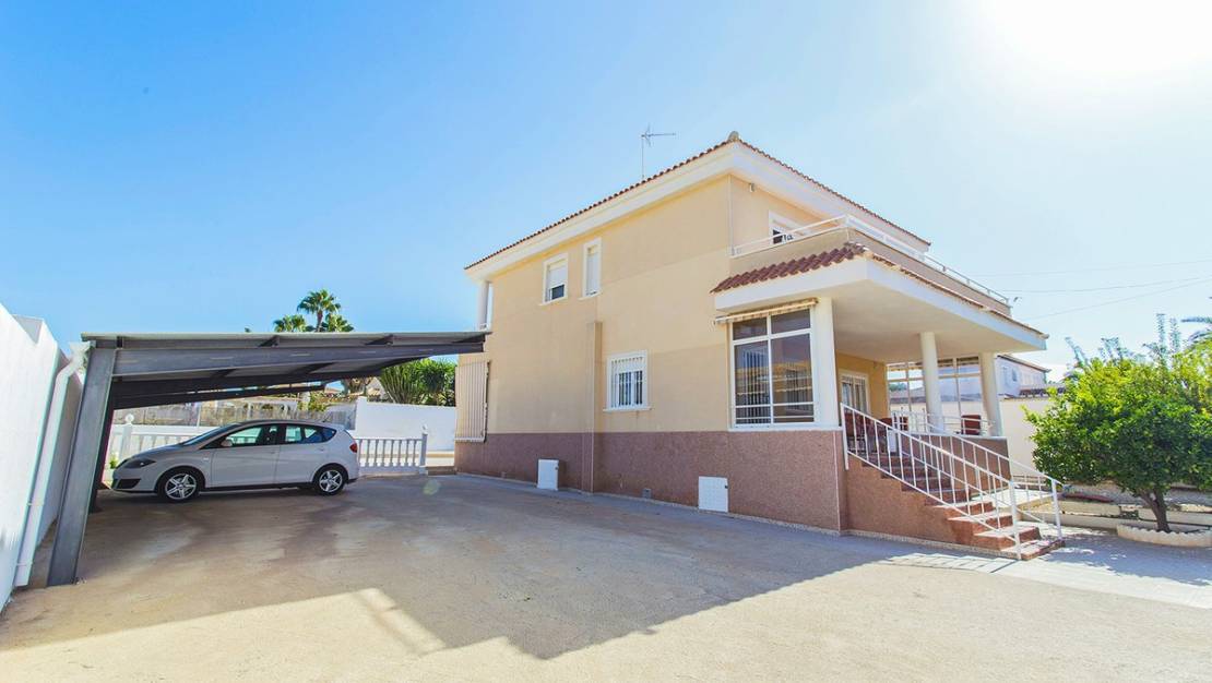 Sale - Villa - Torrevieja - Aguas Nuevas