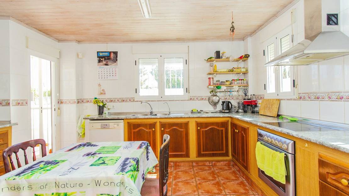 Sale - Villa - Torrevieja - Aguas Nuevas