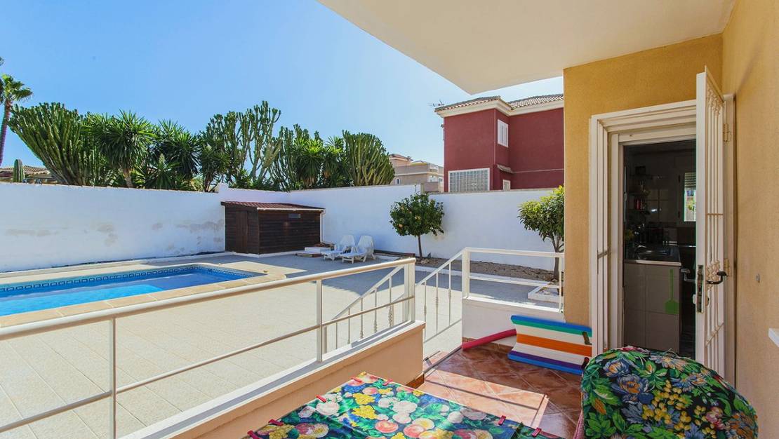 Sale - Villa - Torrevieja - Aguas Nuevas