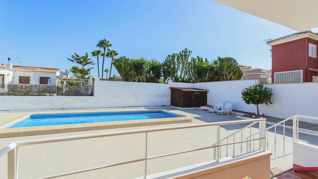 Sale - Villa - Torrevieja - Aguas Nuevas