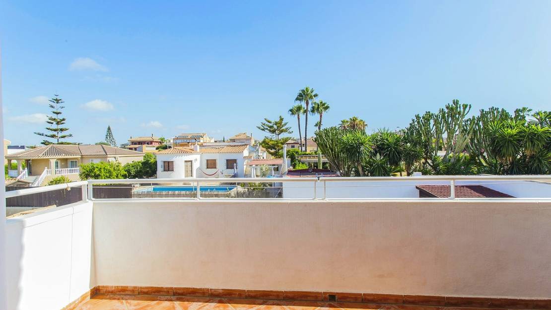 Sale - Villa - Torrevieja - Aguas Nuevas