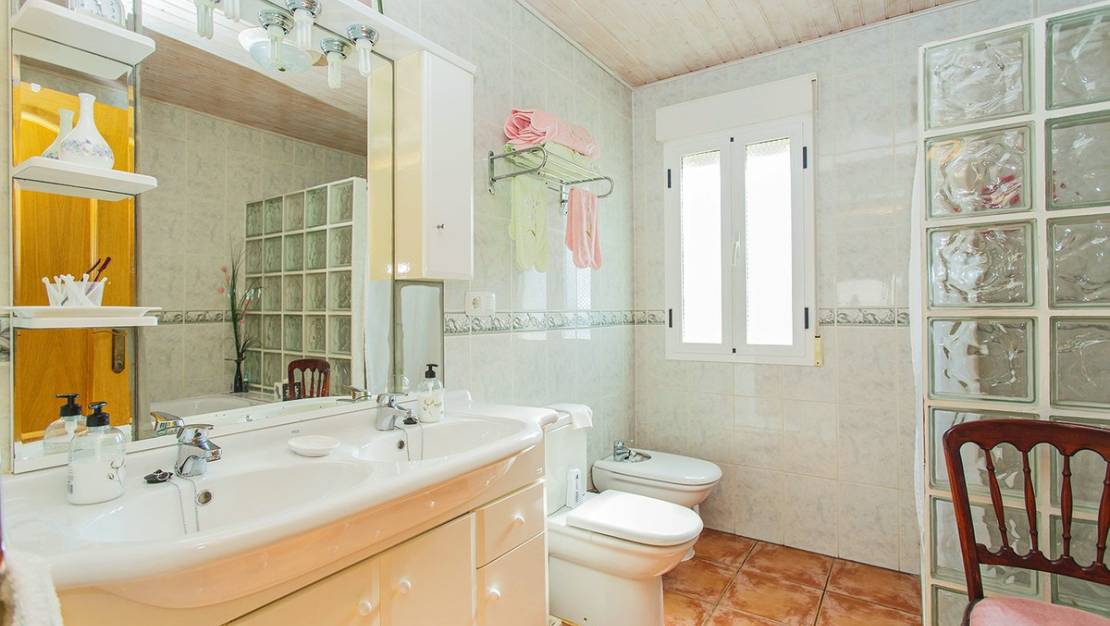 Sale - Villa - Torrevieja - Aguas Nuevas