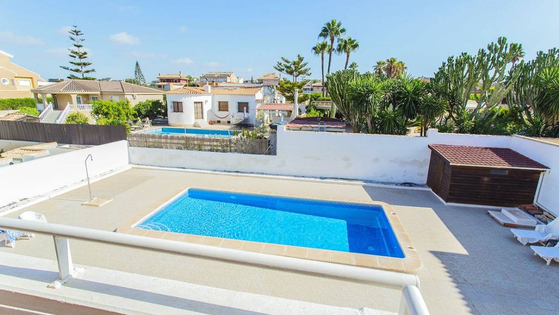 Sale - Villa - Torrevieja - Aguas Nuevas