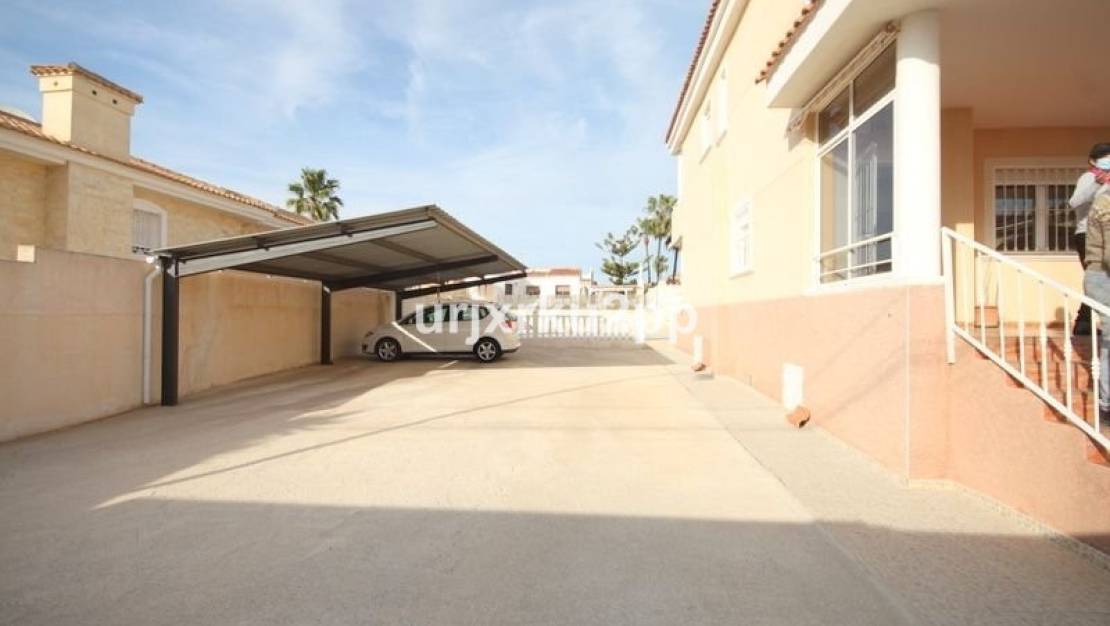 Sale - Villa - Torrevieja - Aguas Nuevas