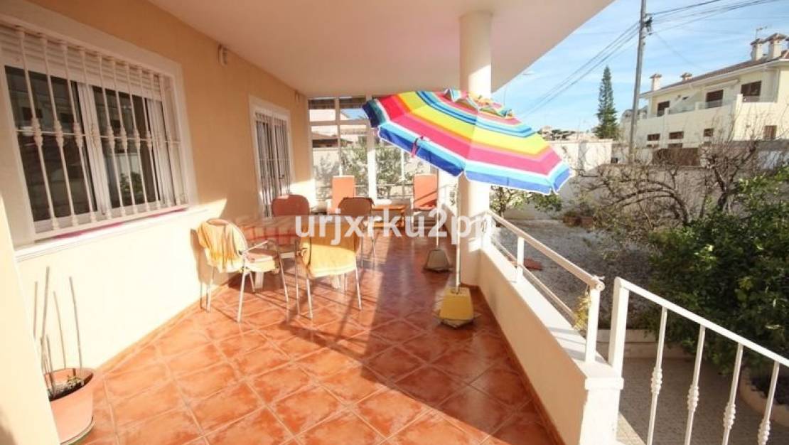 Sale - Villa - Torrevieja - Aguas Nuevas
