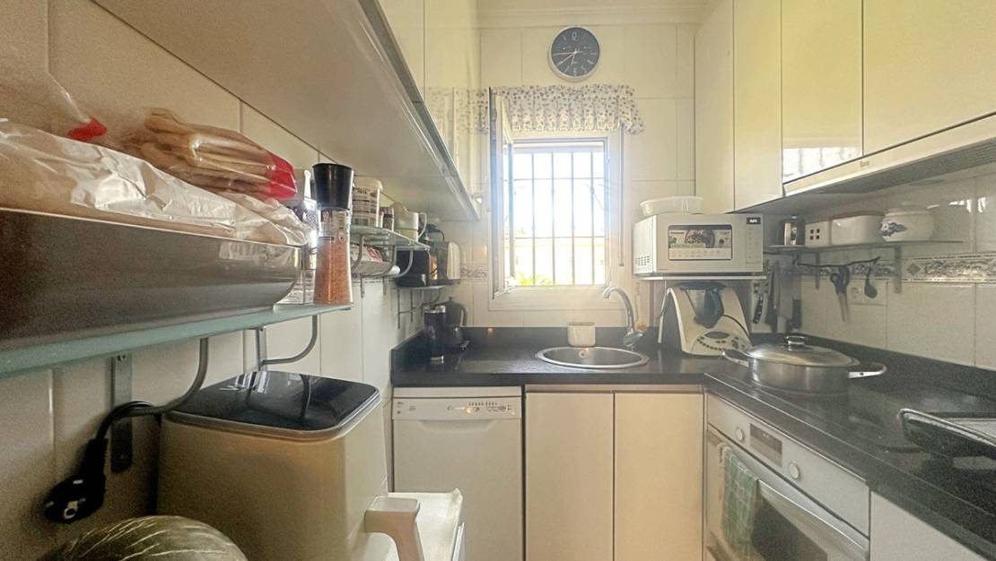 Sale - Villa - Torrevieja - Aguas Nuevas