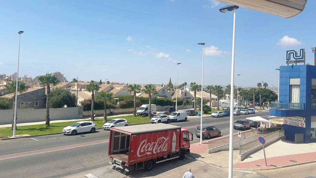 Sale - Villa - Torrevieja - Aguas Nuevas