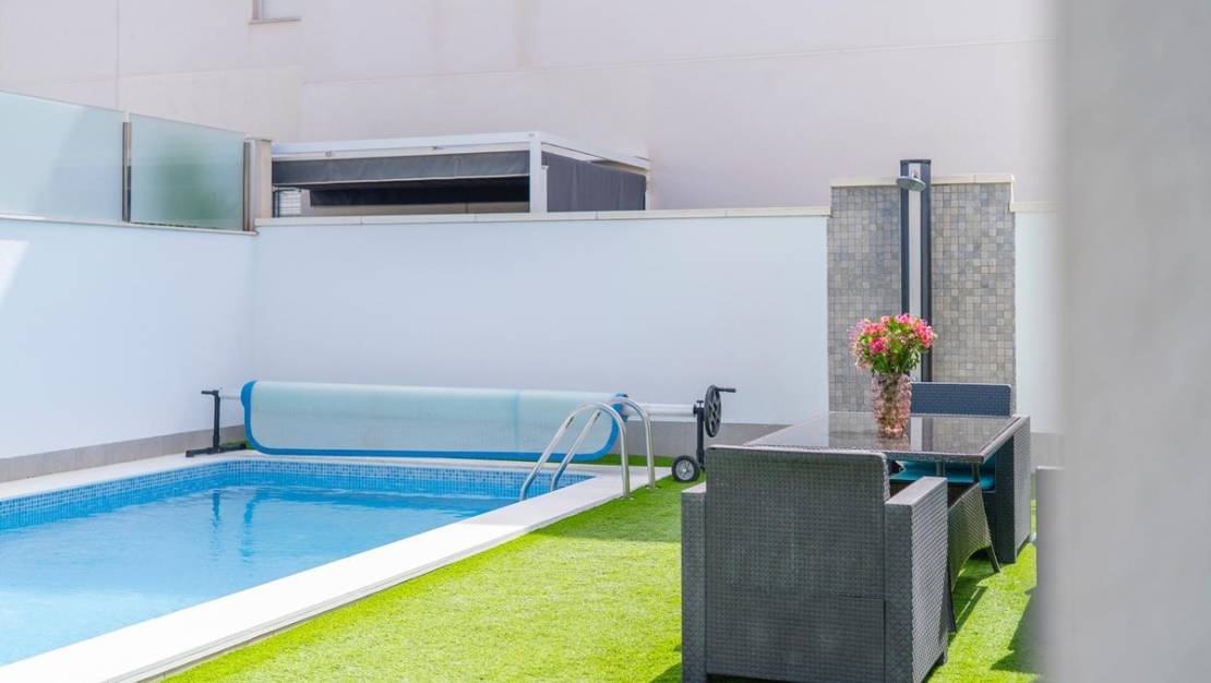 Sale - Villa - Torrevieja - Aguas Nuevas