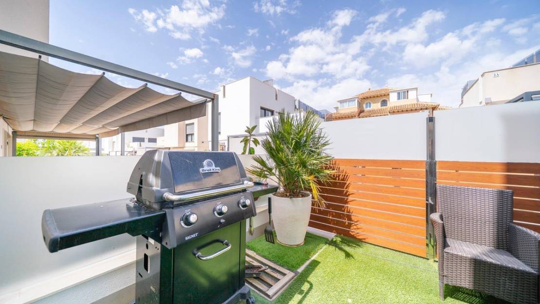 Sale - Villa - Torrevieja - Aguas Nuevas