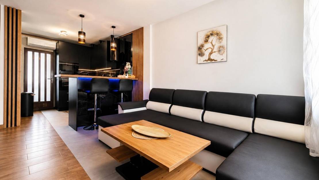 Sale - Villa - Torrevieja - Aguas Nuevas
