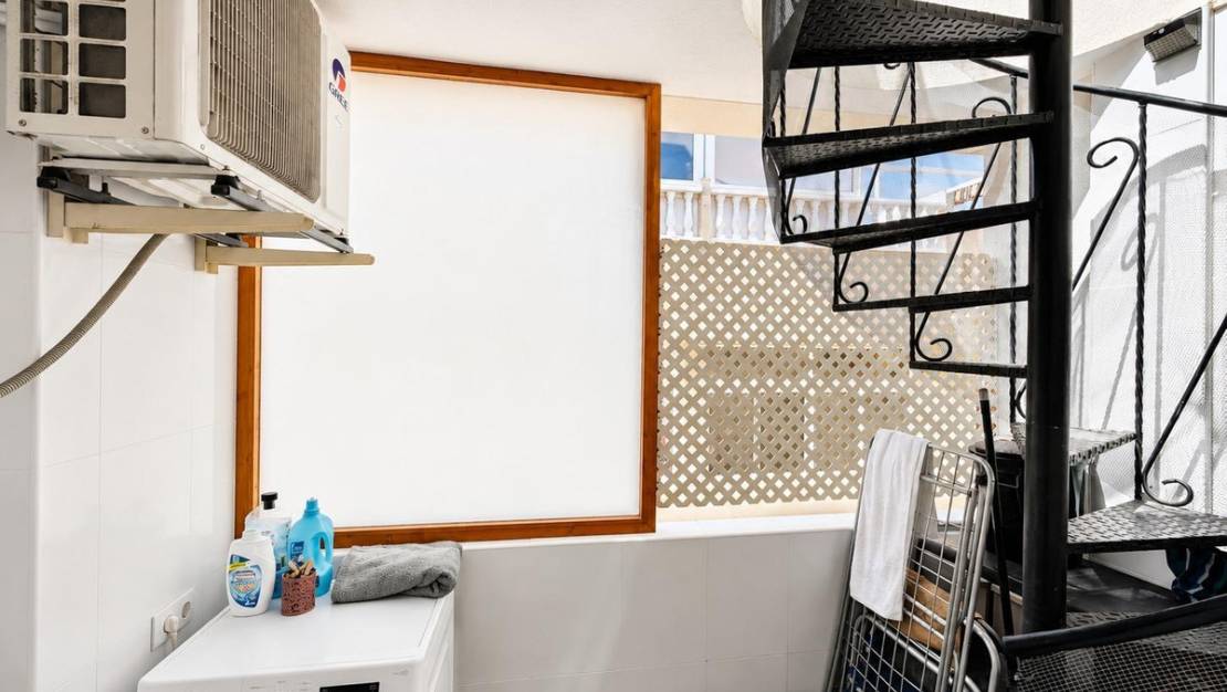 Sale - Villa - Torrevieja - Aguas Nuevas