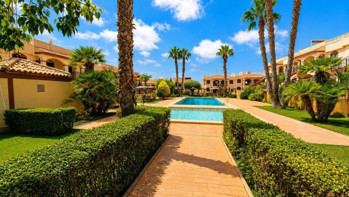 Sale - Villa - Torrevieja - Aguas Nuevas