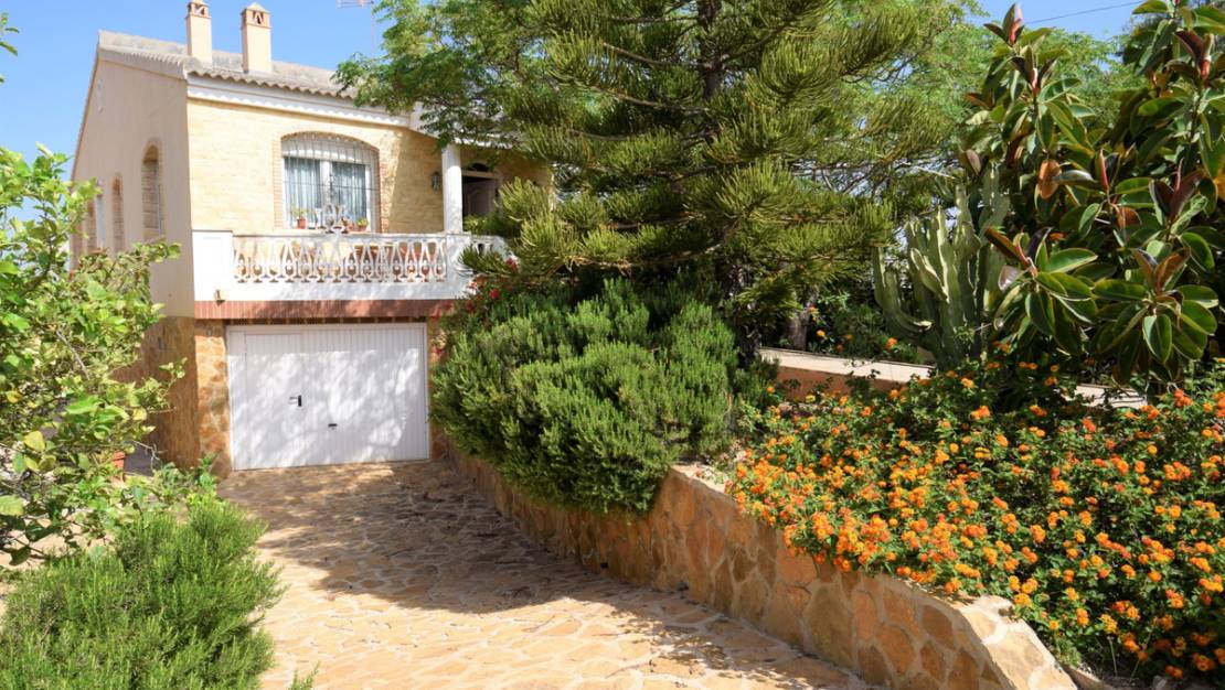 Sale - Villa - Torrevieja - Aguas Nuevas