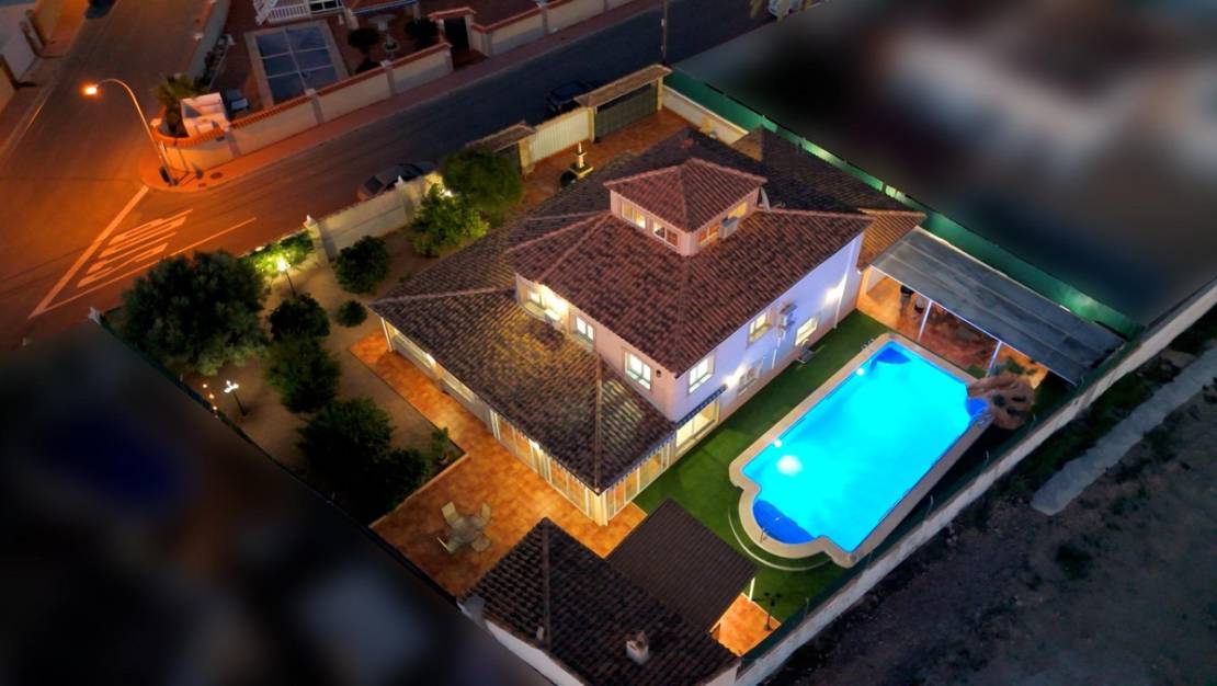 Sale - Villa - Torrevieja - El chaparral