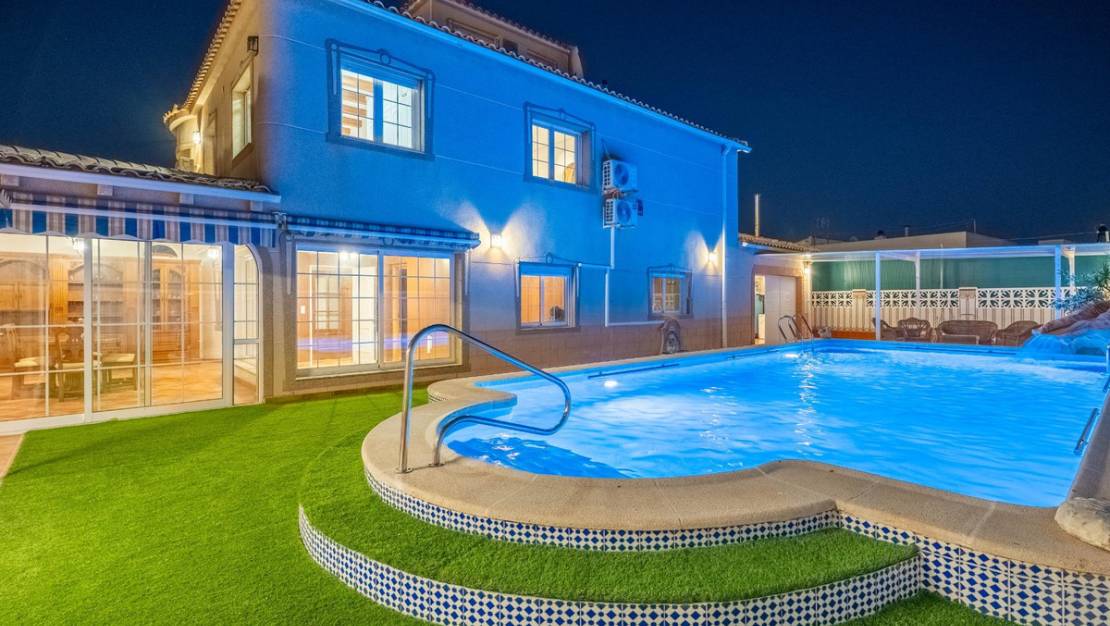 Sale - Villa - Torrevieja - El chaparral