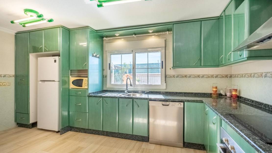 Sale - Villa - Torrevieja - El chaparral