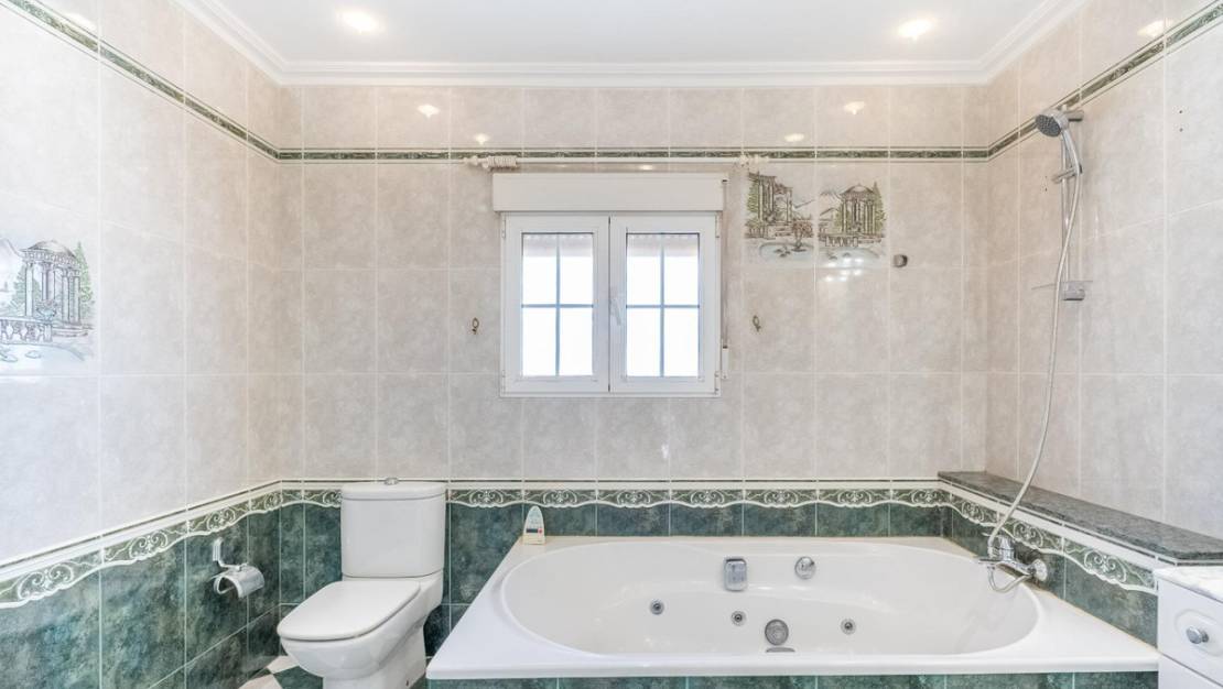 Sale - Villa - Torrevieja - El chaparral