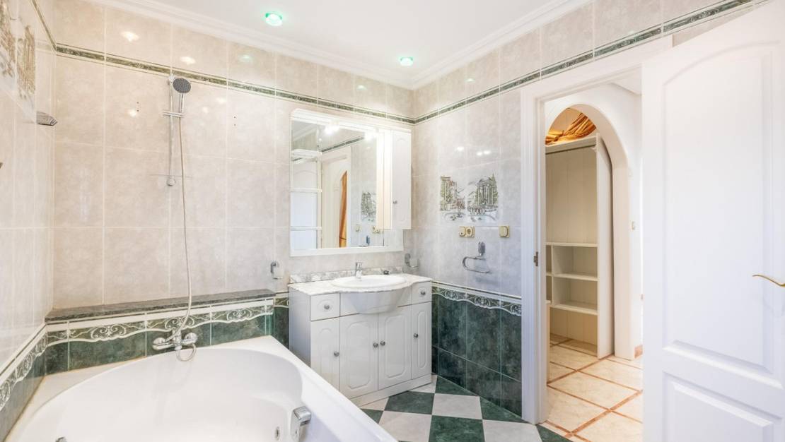 Sale - Villa - Torrevieja - El chaparral