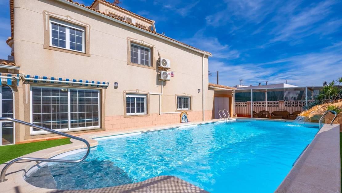 Sale - Villa - Torrevieja - El chaparral