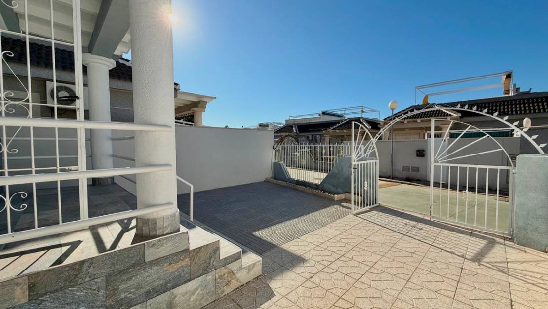 Sale - Villa - Torrevieja - El chaparral