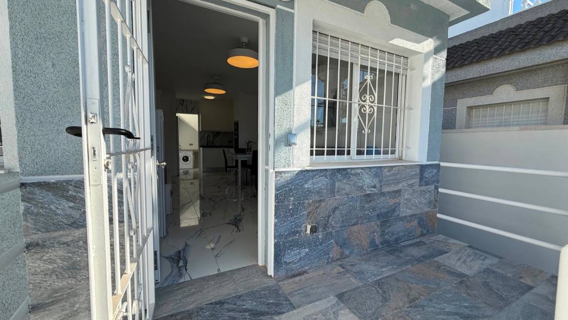 Sale - Villa - Torrevieja - El chaparral