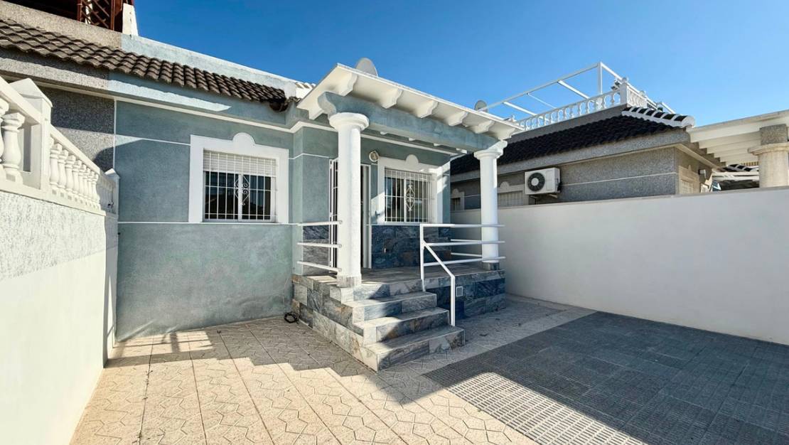 Sale - Villa - Torrevieja - El chaparral
