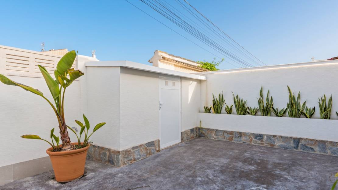 Sale - Villa - Torrevieja - El chaparral