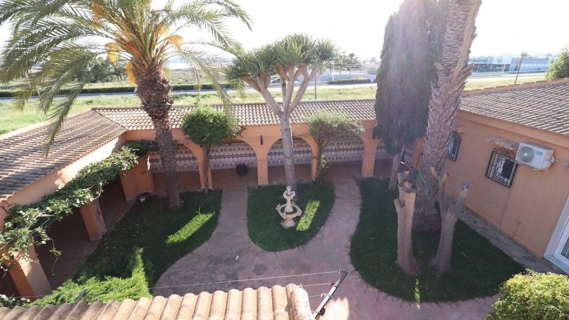 Sale - Villa - Torrevieja - El chaparral