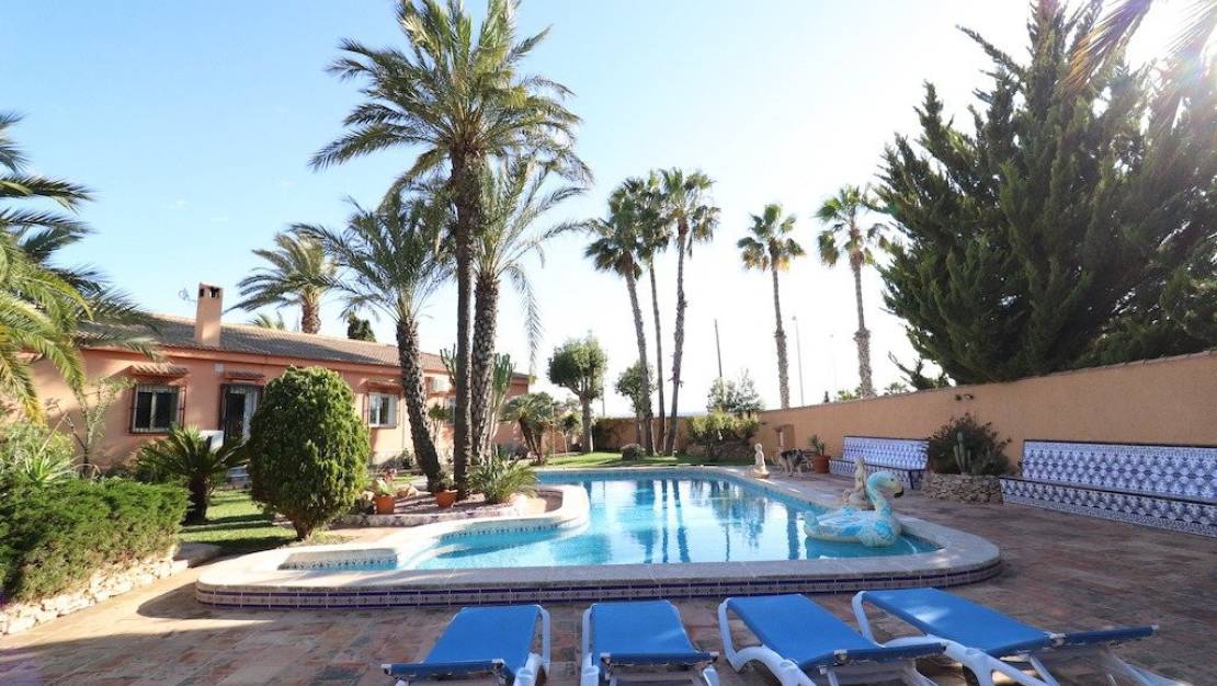 Sale - Villa - Torrevieja - El chaparral