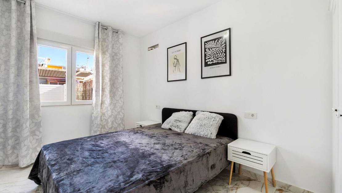 Sale - Villa - Torrevieja - El chaparral