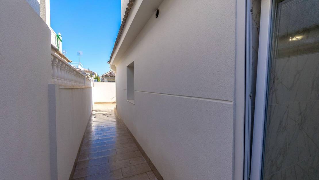 Sale - Villa - Torrevieja - El chaparral