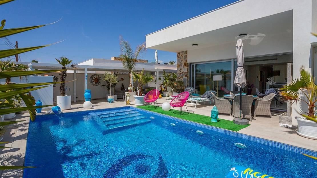 Sale - Villa - Torrevieja - El chaparral