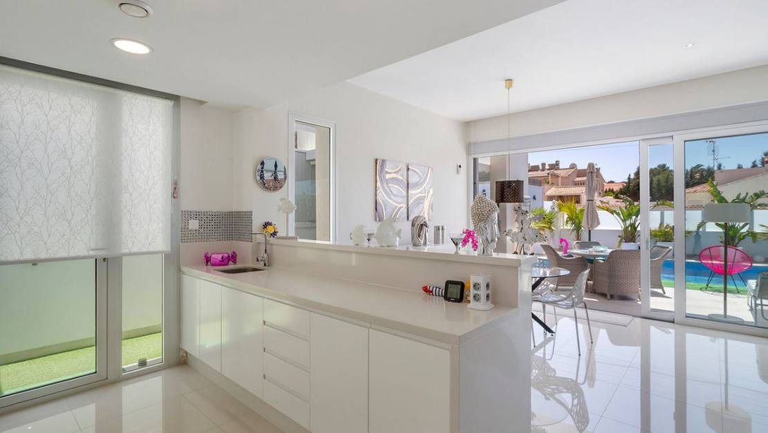 Sale - Villa - Torrevieja - El chaparral