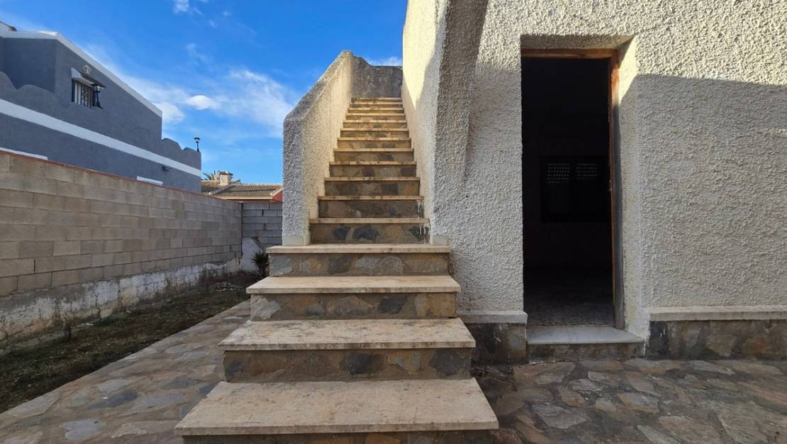 Sale - Villa - Torrevieja - El chaparral