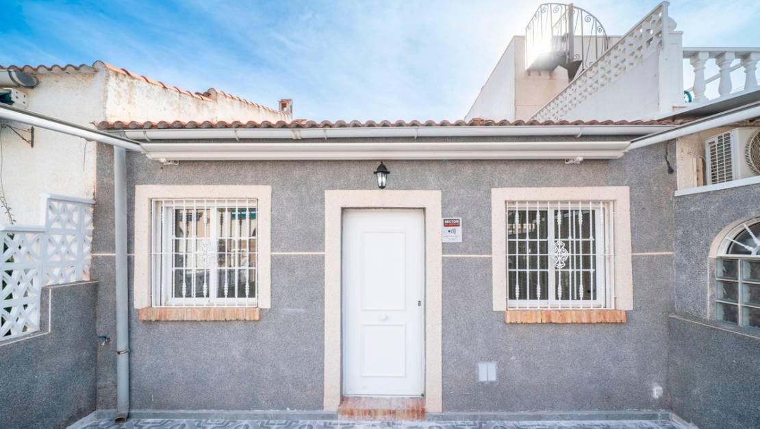 Sale - Villa - Torrevieja - El chaparral