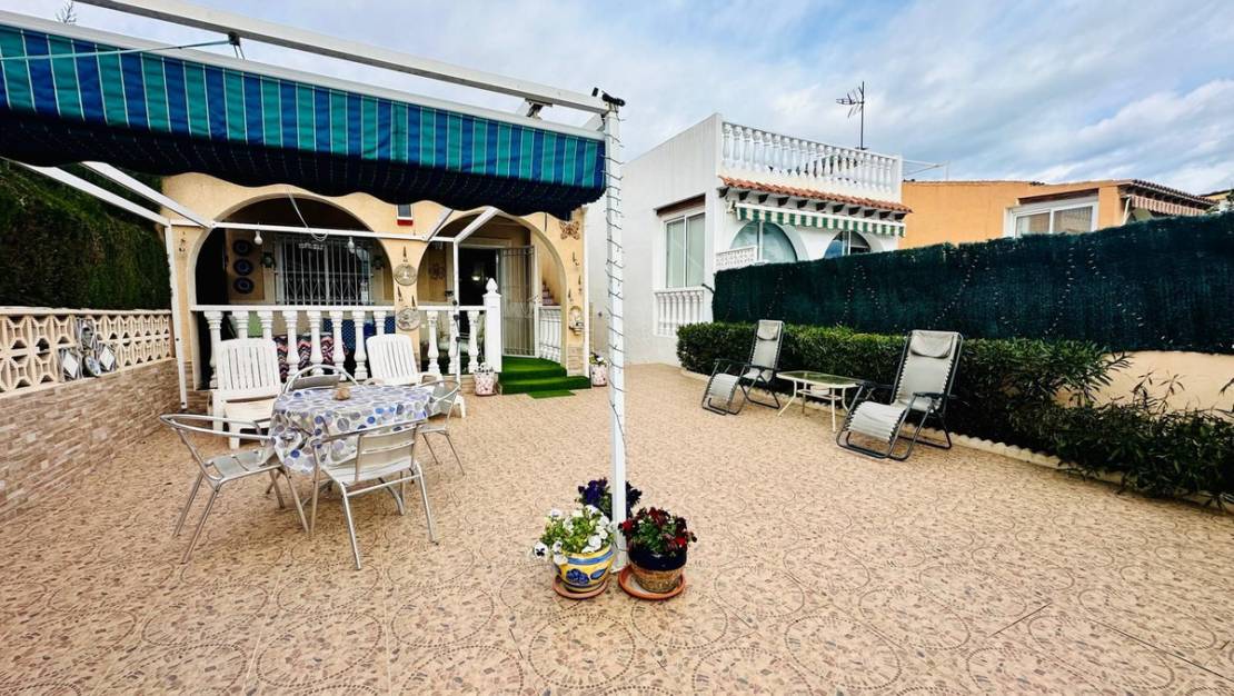 Sale - Villa - Torrevieja - El chaparral