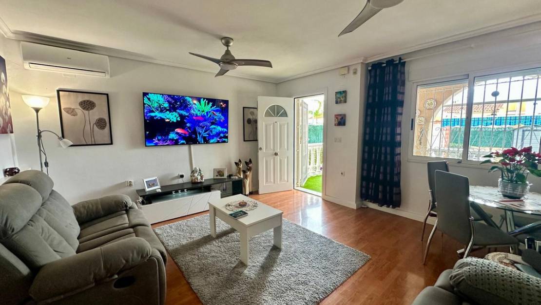 Sale - Villa - Torrevieja - El chaparral