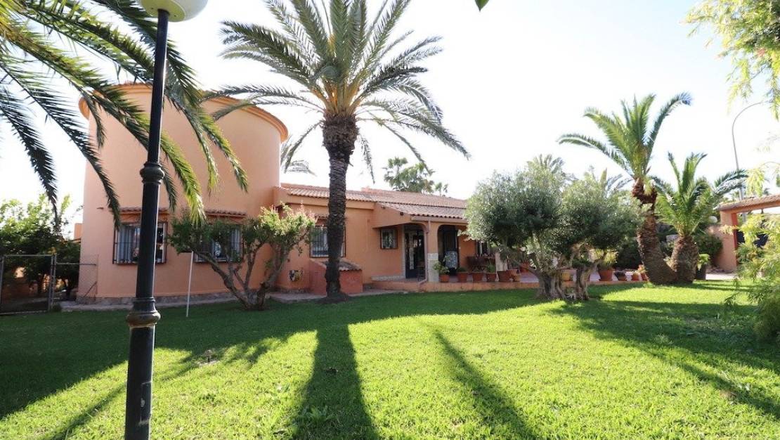 Sale - Villa - Torrevieja - El chaparral