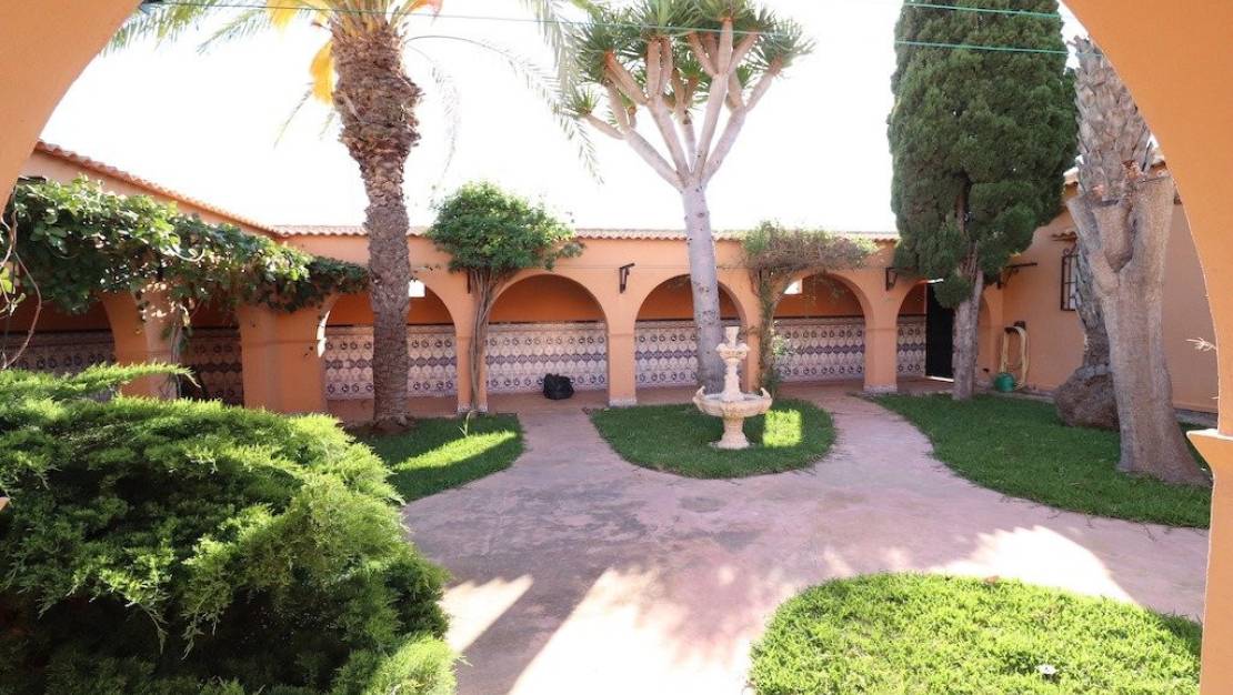 Sale - Villa - Torrevieja - El chaparral