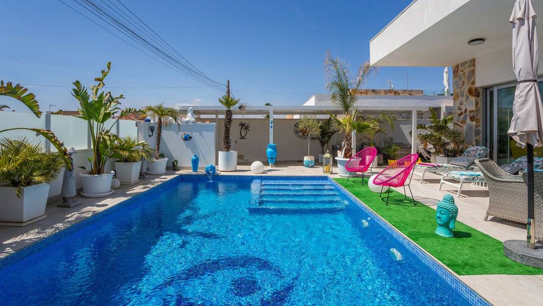 Sale - Villa - Torrevieja - El chaparral