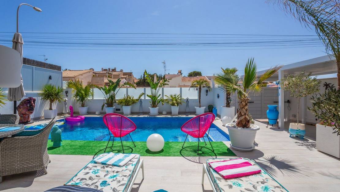 Sale - Villa - Torrevieja - El chaparral