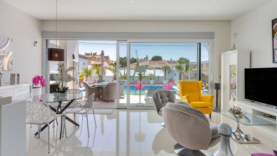 Sale - Villa - Torrevieja - El chaparral