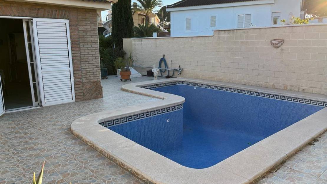 Sale - Villa - Torrevieja - Eliseos playa